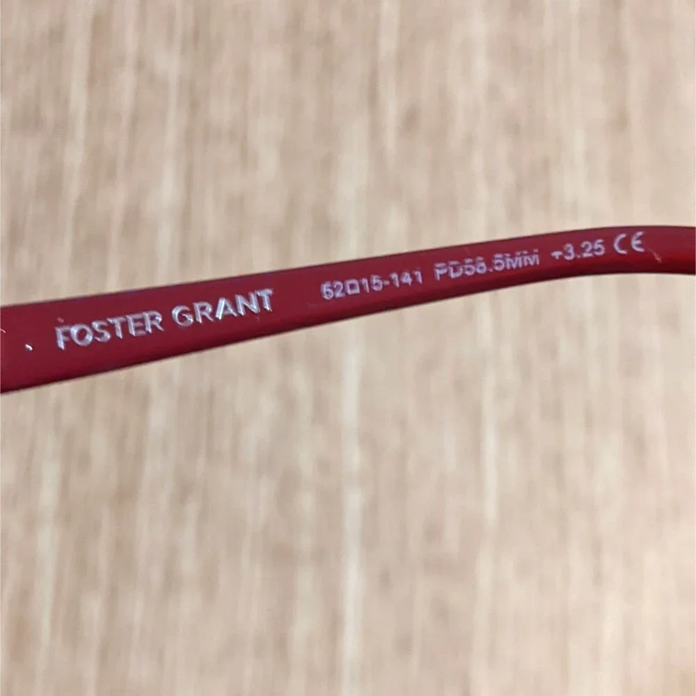 FOSTER GRANT READERS 3.25 with Case